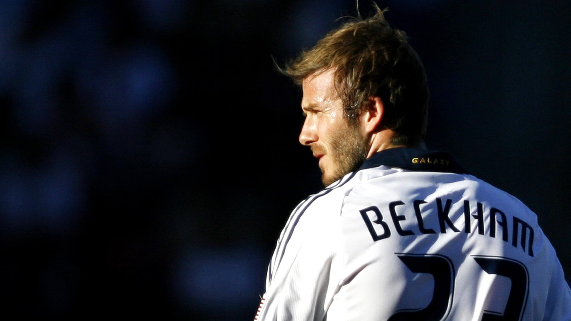 莱万多夫斯基在独行侠比赛中爆冷，大比分获胜引发热议！引发球迷热议